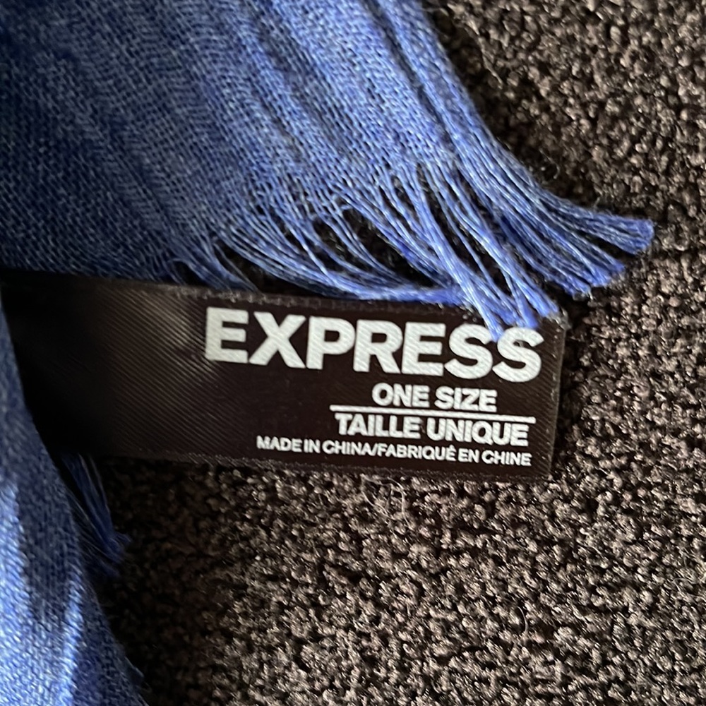 Express Scarf - Picture 2 of 4
